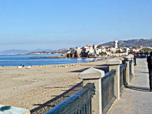 Boumerdes  Plage du Rocher Noir