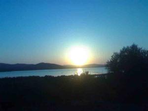 Vue sur les berges de  lac el mallah