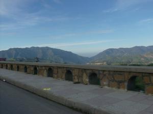 Route de Médéa, vue sur Tamesguida et Chréa