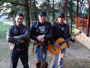 louz , tobal et khelil chorfi  groupe musical à Médéa