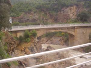 Pont menant à Médéa