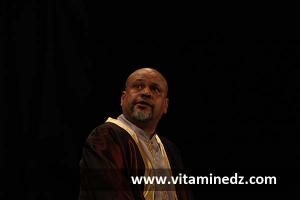 Assia Ifrikiya, Pièce de théâtre de Timothy Roux produite par le théatre National Algérien.