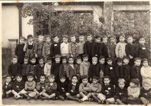 Eleves de l'Ecole Richard Actuellement Bendjebasse Saison 50 - 1951
