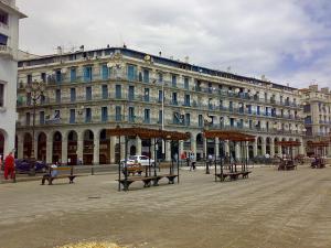Alger (En Face Hôtel Es-safir)