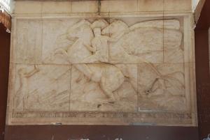 Bas relief du Lycée