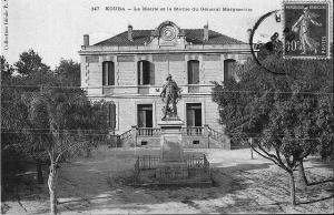 La Mairie et statue du Gal. Marguerite à Kouba (Alger)