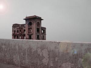 Bâtisse abandonée datant de l'époque coloniale