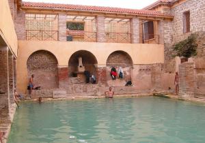 Piscine a Hammam Salihine pres de Khenchela, Algerie