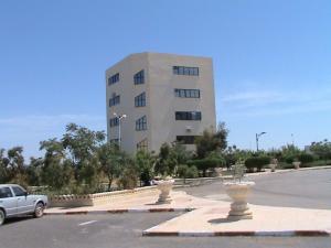 Centre Universitaire de Khenchela  Tour Administrative