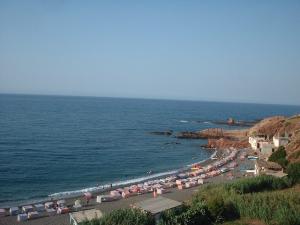 Plage de Tipaza en saison estivale
