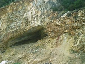 Une Crevasse sur le flanc du Mont Chenoua à Tipaza