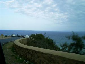 Route menant à une plage de Tipaza