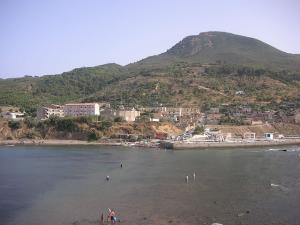 Plage de la commune de Hadjrat Annas