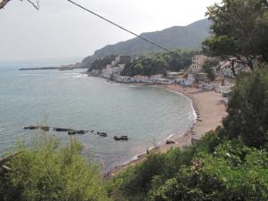 Plage Caroubier à gauche (Tipaza)