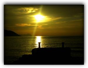 Rayon de soleil sur mer calme  à Gouraya Algérie
