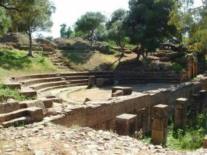 Tipaza Amphitéâtre avec colonnades de la scène du Théâtre