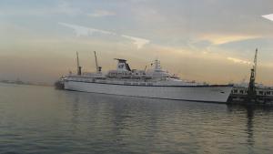 Bateau de Plaisance au port de Tipaza