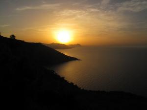 Coucher de Soleil sur la Plage de Beni Haoua (Tipaza)