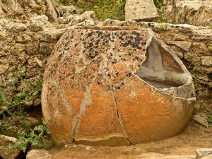 Jarre Millénaire datat de l'époque Romaine à Tipaza