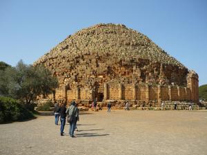 Antique Tombe royal à Tipaza