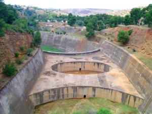 Déversoir du barrage de Ghrib (AIn Defla)