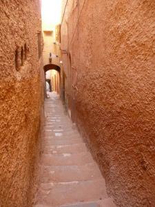 Ruelle étroite dans un quartier de  Ghardaia