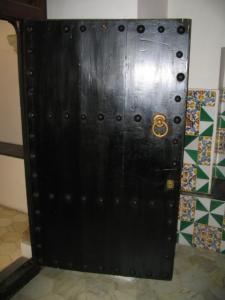 Porte à l'intérieur du palais des Rais