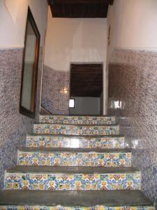 A l'intérieur du palais des Rais