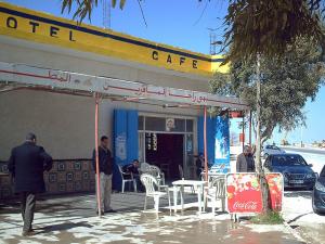 Un café sur la Route de Ghardaia