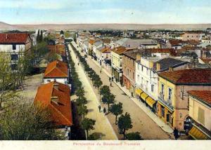 الطريق الرئيسي في وسط مدينة البليدة في فترة الإستعمار