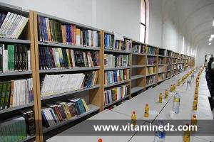 L\'église Sait Michel de Tlemcen aménagée en une jolie bibliothèque pour enfants.