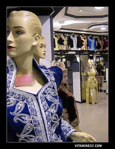 محل بيع الملابس التقليدية لحفلات الزفاف بالقيسارية (مدينة تلمسان)