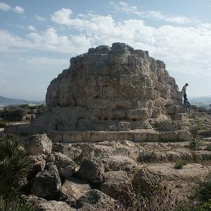 آثار سيڨا : مركز الحراسة في أحد الجبال المحيطة بمملكة سيڨا