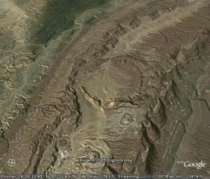 فوهة بركانية بمنطقة وركزيز المتواجدة على الحدود الجزائرية المغربية