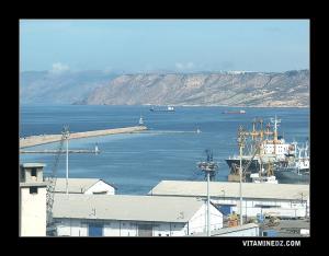 ميناء فلاوسن على ساحل مدينة وهران