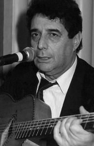 الشيخ الهاشمي مطرب الشعبي الشهير