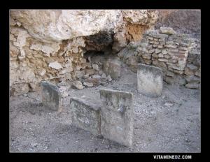 قبر سيدي بو ريشة المتواجد بجنب مسجد سيدي الحلوي بتلمسان