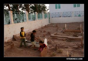 المقبرة المجاورة لضريح سيدي الشيخ