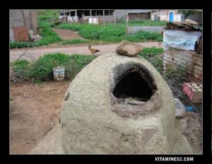 فرن تقليدي لطهي الخبز (فرينة)