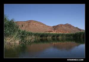 الحمام الطبيعي  عين ورقة  قرب جبل الشماريخ بولاية نعامة