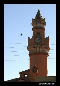 الساعة الرئيسية بمركز البريد لمدينة البيض