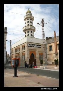 مسجد صلاح الدين الأيوبي في شارع عمارة حميدة بمدينة مستغانم (تم بناء هذا المسجد سنة 1962)