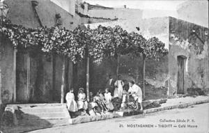 مقهى عربي إبان الإستعمار