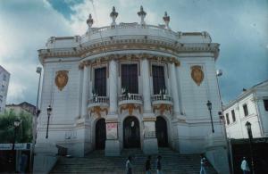 المسرح البلدي بشارع ديدوش مراد