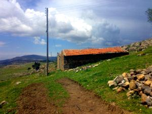 مباني بدوية في أعالي منطقة حيدوسة على بعد 20 كم من مدينة باتنة