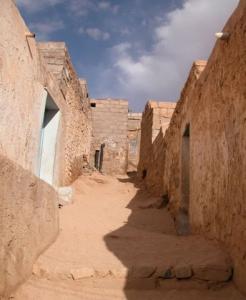 حي قصديري قديم بضواحي جانت