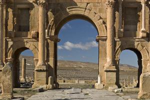 قوس النصر  تراجان  بتمڨاد  ولاية باتنة