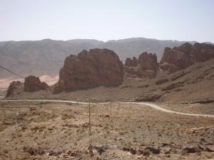 الطريق المؤدي إلى حمام ورقة ببلدية عين الصفراء (ولاية النعامة)