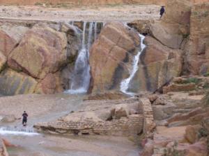 شلال مائي طبيعي بضواحي بوسعادة