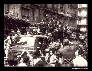 الرئيس الجزائري السابق  أحمد بن بلة  رفقة الرئيس المصري الراحل  جمال عبد الناصر